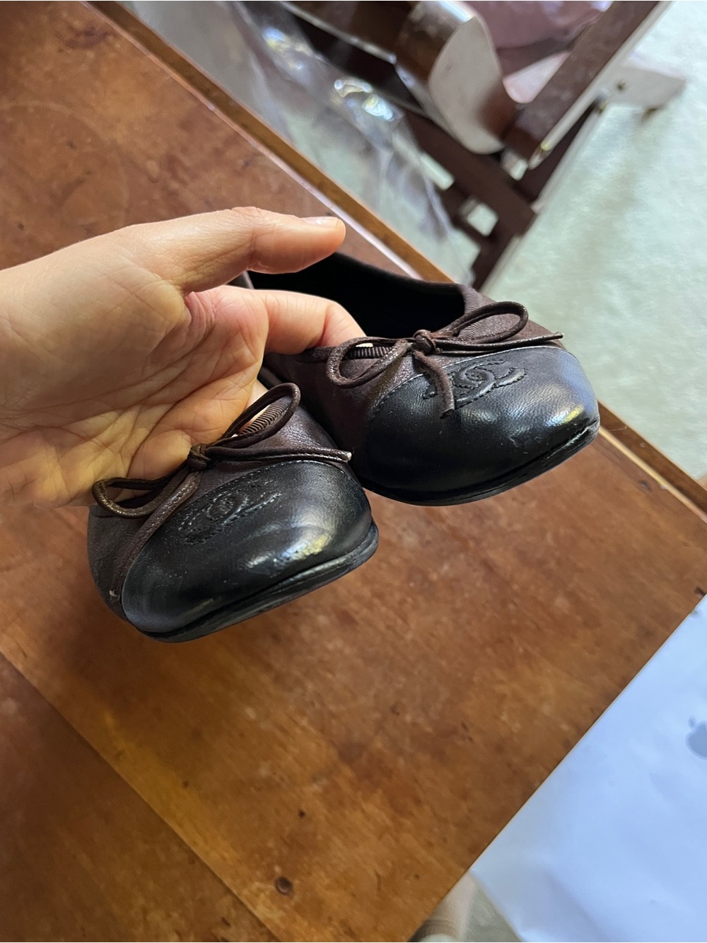 Chanel Brown suede Cap-Toe Bow Ballet Flats - Picture 2 of 11